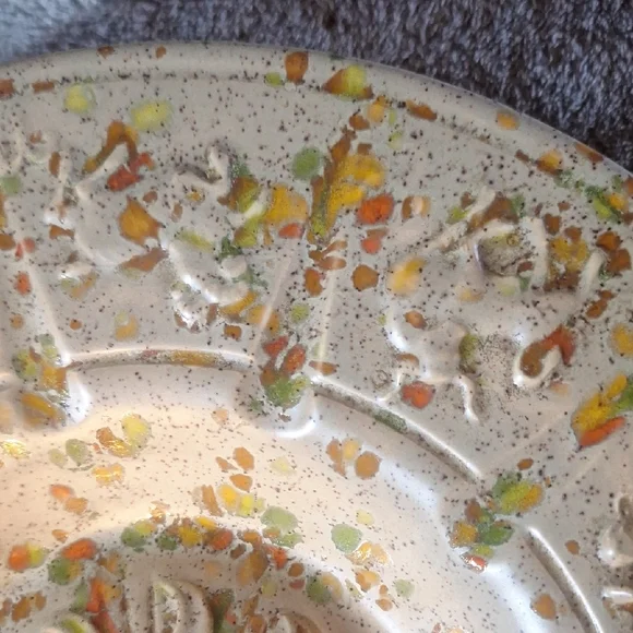 Vintage Artistic Ceramic Plate (ashtray) - Picture 4 of 10